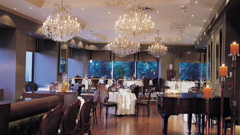 Divani Caravel Hotel